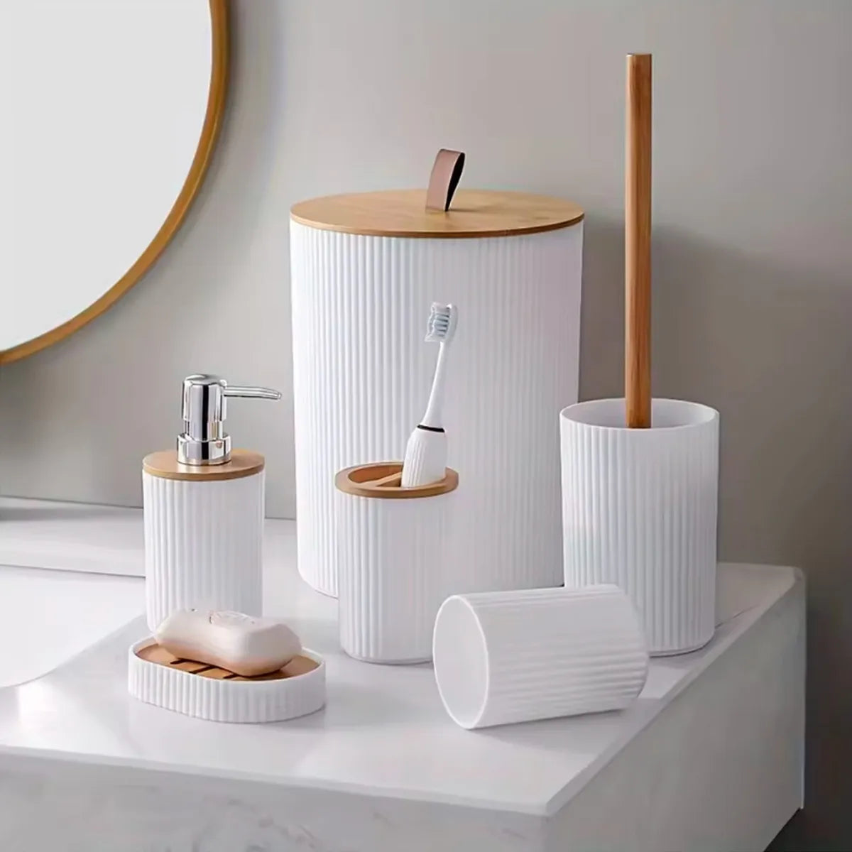Set de accesorios para lucir un baño elegante y organizado